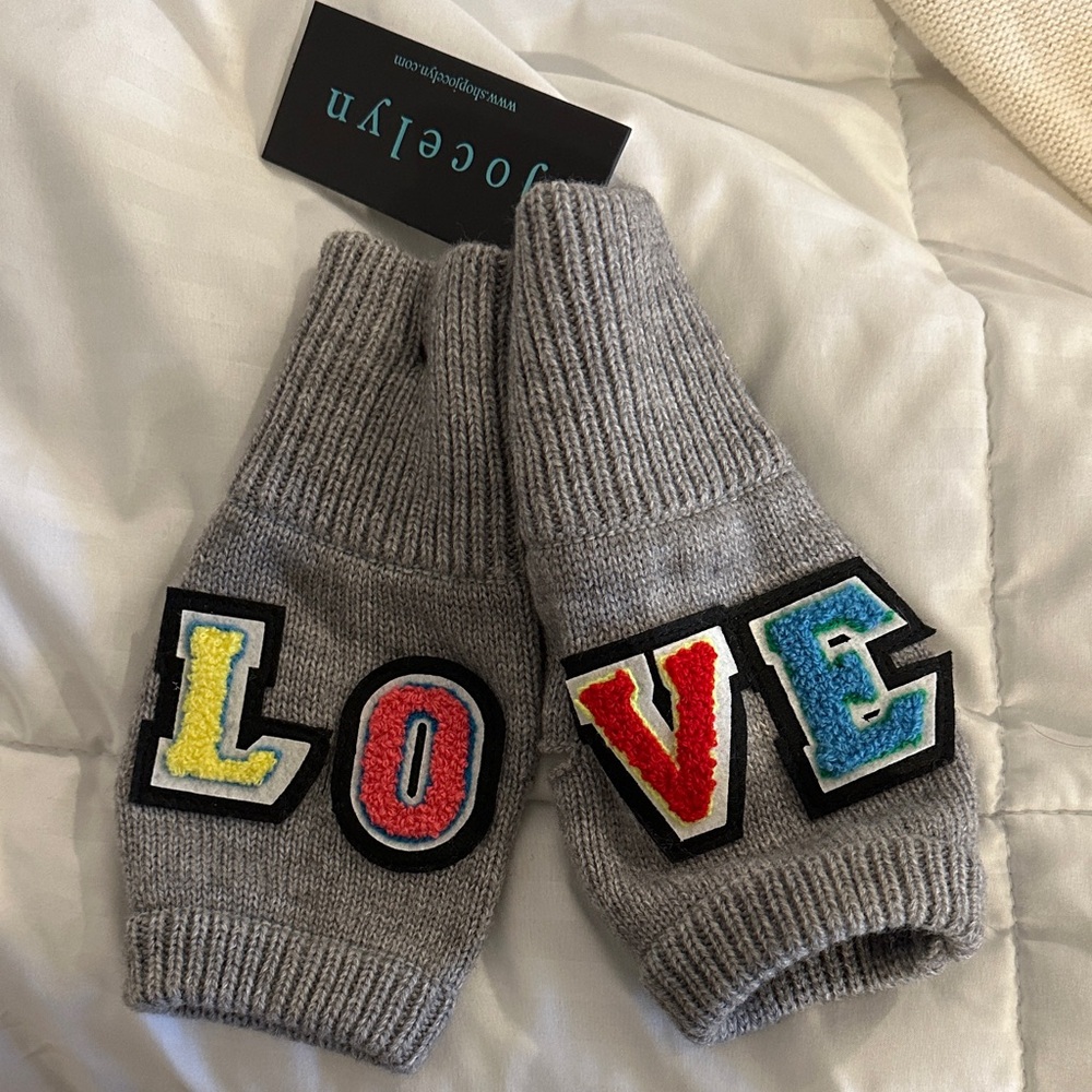Jocelyn fingerless gloves with LOVE patches